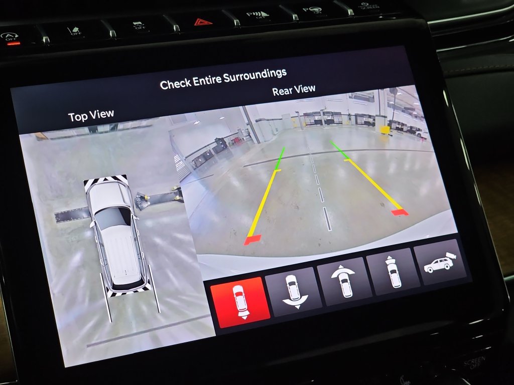 Used 2024 Jeep Grand Cherokee Summit AWD/4WD image 25