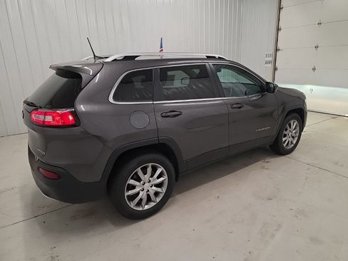 Used 2018 Jeep Cherokee Limited AWD/4WD image 6