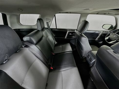 Used 2019 Toyota 4Runner SR5 Premium image 27