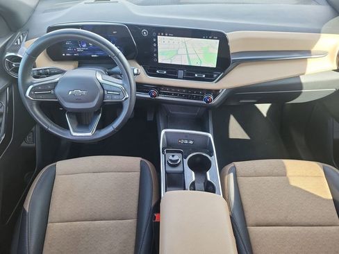 Used 2025 Chevrolet Equinox ACTIV w/ Safety and Technology Package AWD/4WD image 27