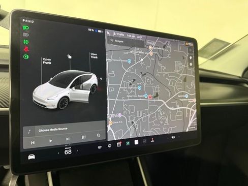 Used 2020 Tesla Model Y Long Range image 19