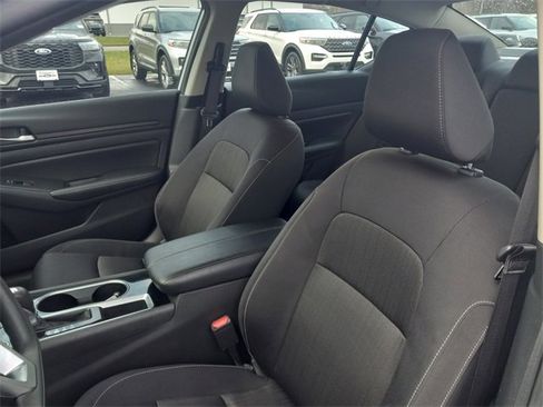 Used 2024 Nissan Altima 2.5 SV image 11