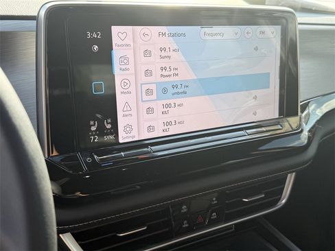 New 2026 Volkswagen Atlas Cross Sport SE image 17