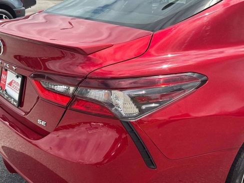 Used 2023 Toyota Camry SE FWD image 12