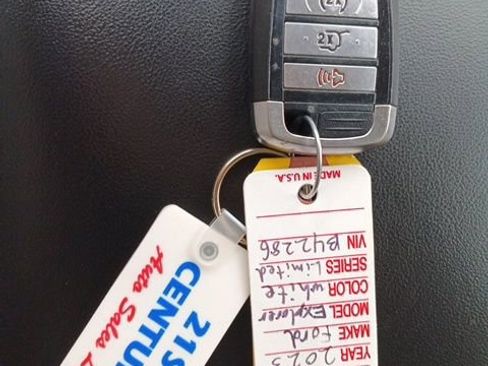 Used 2023 Ford Explorer Limited image 39