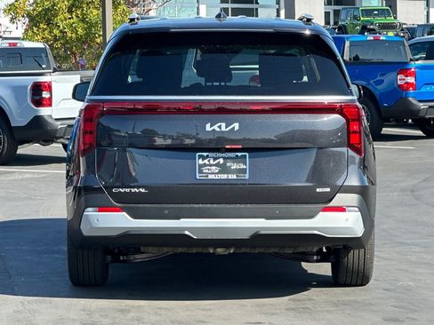New 2026 Kia Carnival EX FWD image 5