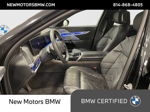 Used 2023 BMW i7 xDrive60 AWD/4WD image 9