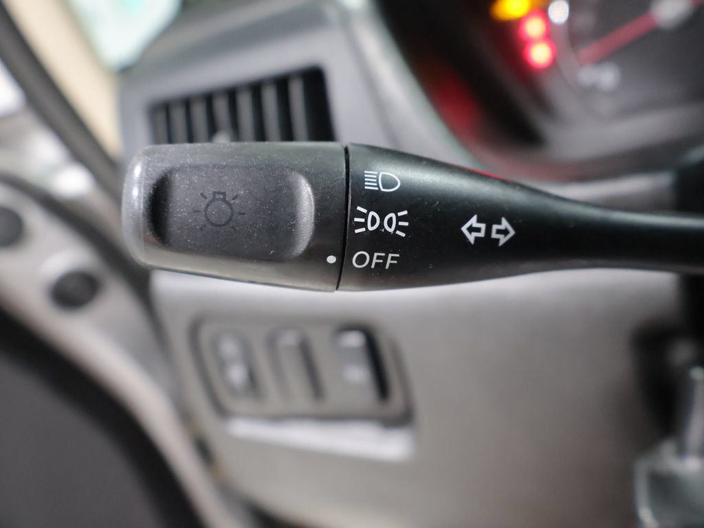 Used 2008 Mitsubishi Endeavor LS AWD/4WD image 30