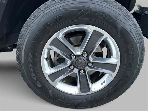 Used 2021 Jeep Wrangler Unlimited Sahara w/ LED Lighting Group image 17