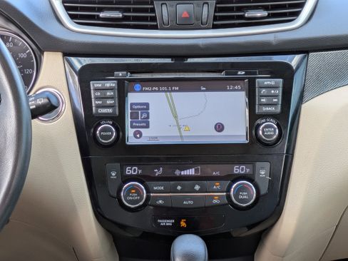 Used 2016 Nissan Rogue SL w/ SL Premium Package image 19