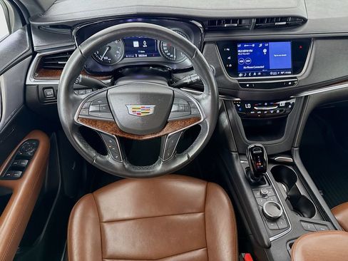 Used 2022 Cadillac XT5 Premium Luxury w/ Technology Package AWD/4WD image 27