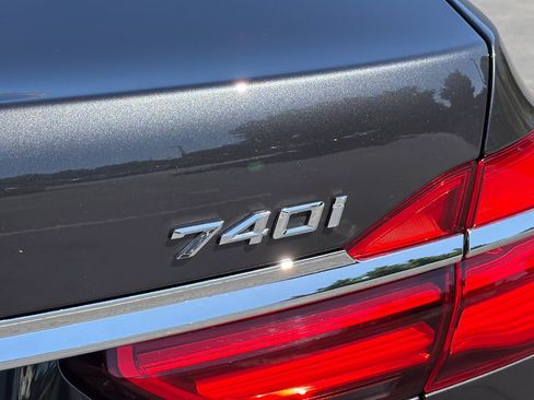 Used 2017 BMW 740i RWD image 37