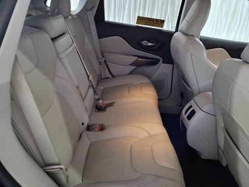 Used 2019 Jeep Cherokee Limited image 57