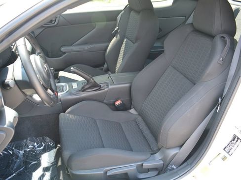 Used 2022 Toyota GR86 w/ ALL Weather Mat Package (TMS) RWD image 8