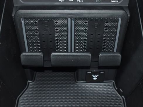 Used 2025 RAM 1500 Laramie image 19