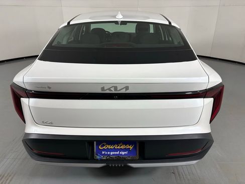 New 2026 Kia K4 LXS FWD image 7