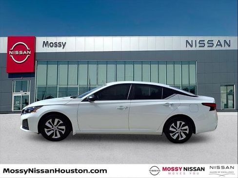 Certified 2025 Nissan Altima 2.5 S image 6