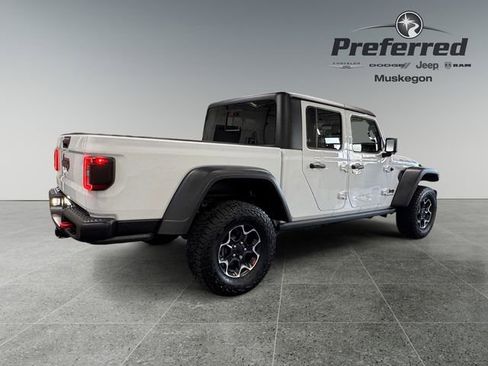 Used 2023 Jeep Gladiator Rubicon w/ LED Lighting Group AWD/4WD image 17