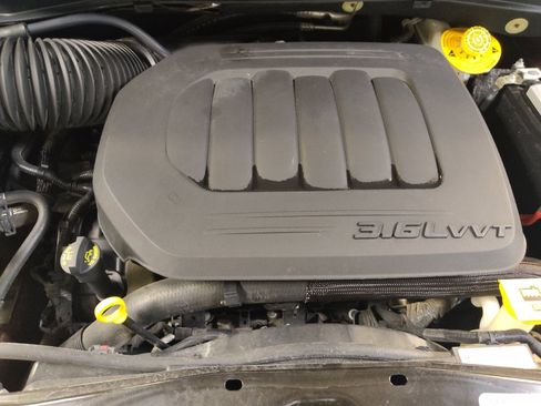 Used 2019 Dodge Grand Caravan SXT w/ Blacktop Package FWD image 30