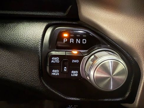 Used 2019 RAM 1500 Laramie image 33