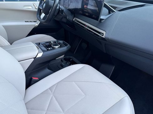 Used 2025 BMW iX xDrive50 w/ Premium Package image 19