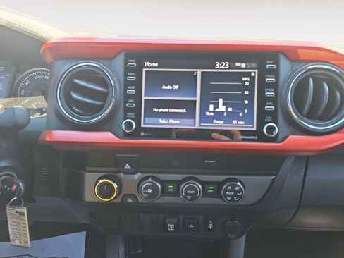 Used 2020 Toyota Tacoma TRD Sport AWD/4WD image 14