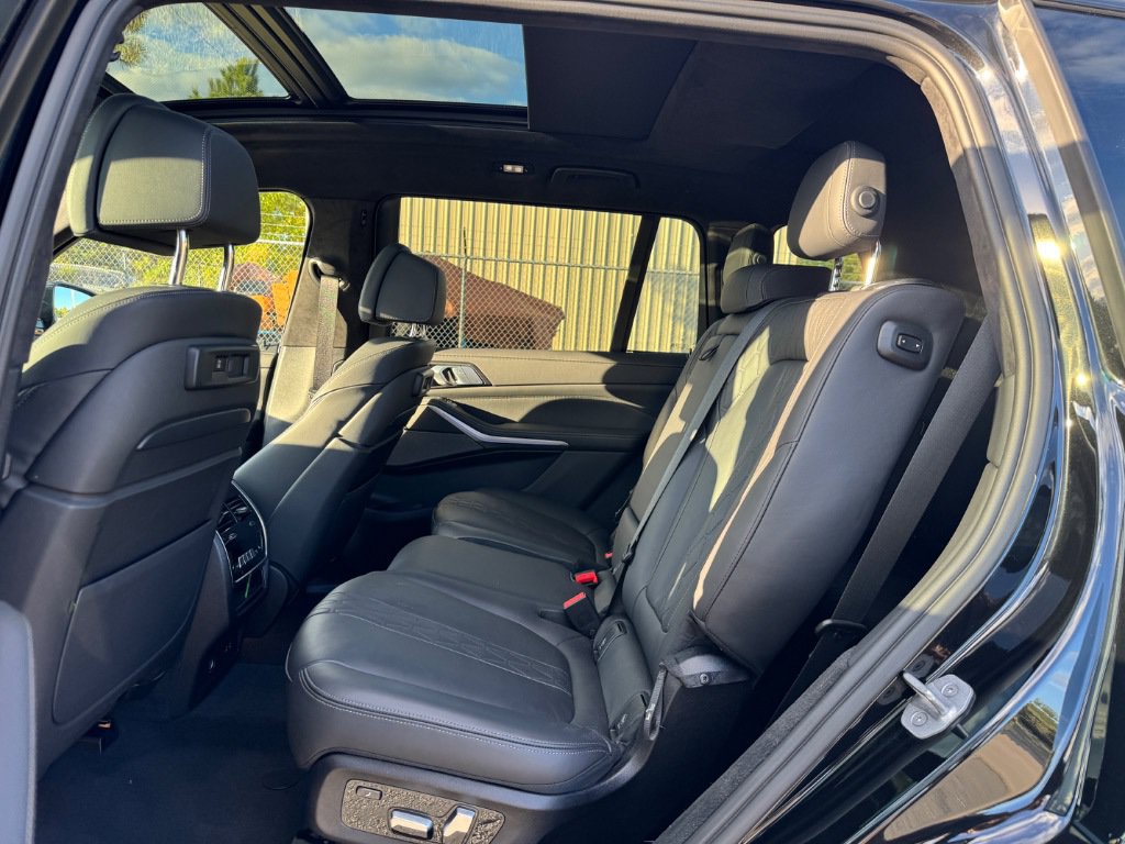 Used 2022 BMW X7 M50i AWD/4WD image 10