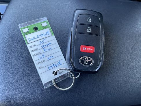 Used 2025 Toyota Prius LE image 30