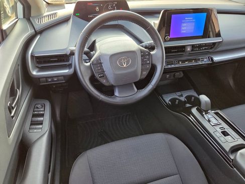 Used 2025 Toyota Prius LE image 7
