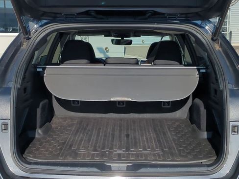 Used 2023 Subaru Outback Premium image 31