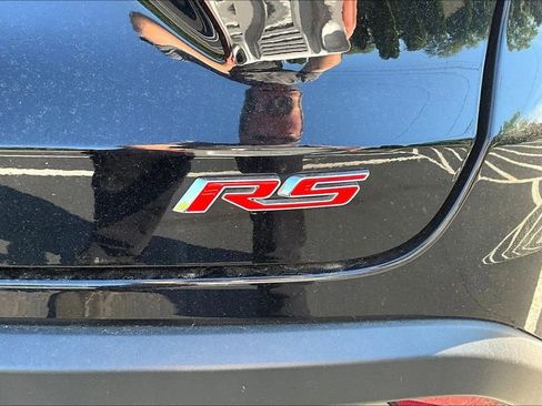 Used 2024 Chevrolet Trax RS w/ Sunroof Package FWD image 20