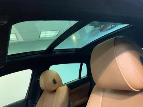 Used 2022 BMW X6 xDrive40i w/ M Sport Package image 11