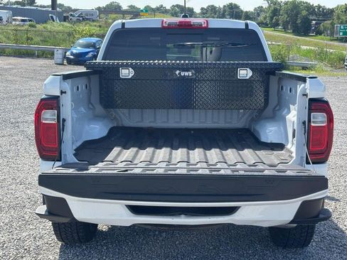 Used 2024 GMC Canyon AT4 AWD/4WD image 11