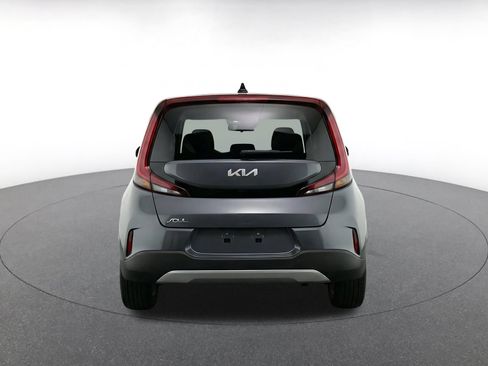 Used 2025 Kia Soul LX w/ LX Technology Package FWD image 8