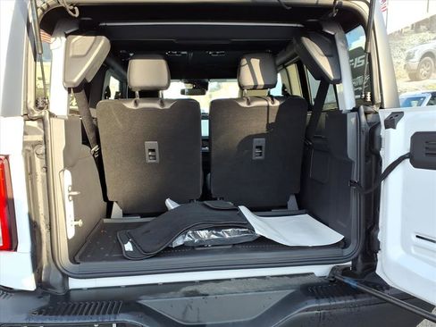 Used 2024 Ford Bronco Black Diamond image 10