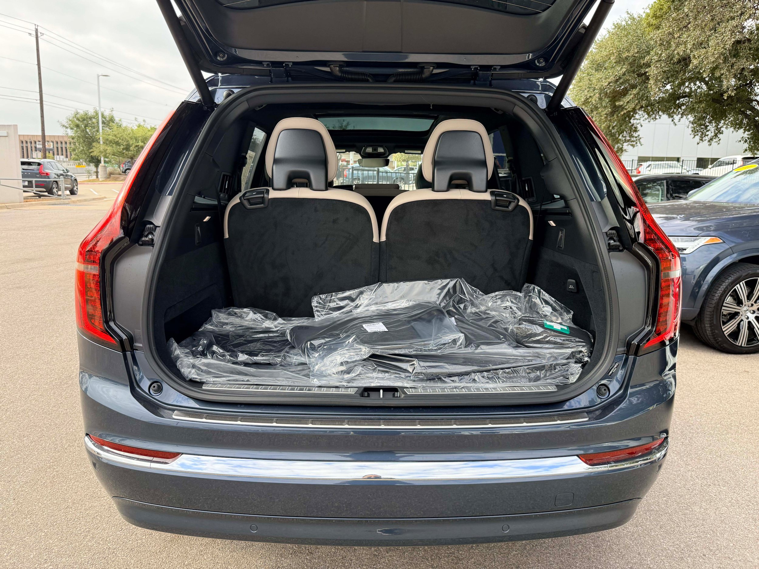 Used 2026 Volvo XC90 B6 Plus w/ Protection Package Premier AWD/4WD image 27