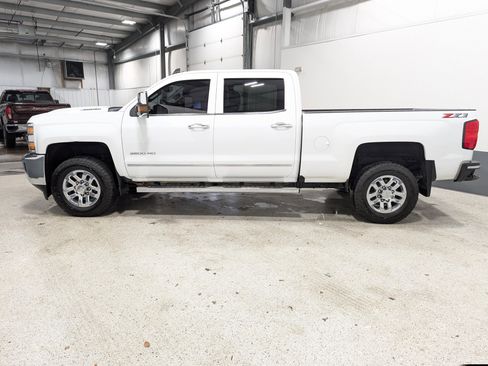 Used 2018 Chevrolet Silverado 3500 LTZ w/ Duramax Plus Package image 6