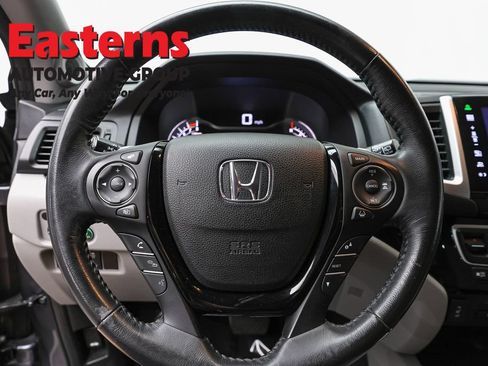 Used 2016 Honda Pilot Touring image 10