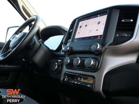 Used 2024 RAM 2500 Big Horn w/ Bed Utility Group image 15