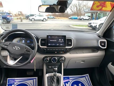 Certified 2023 Hyundai Venue SEL image 21