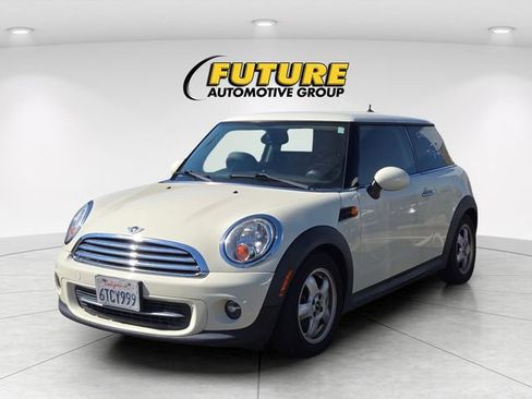 Used 2011 MINI Cooper Hardtop FWD image 2