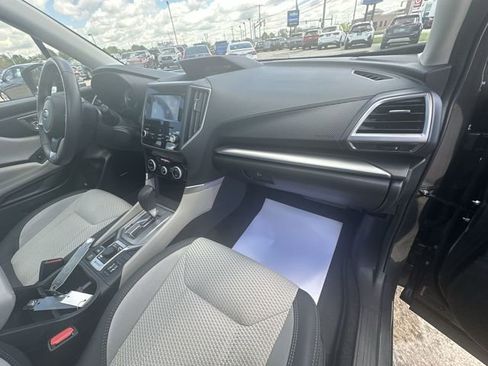 Used 2023 Subaru Forester Premium AWD/4WD image 31