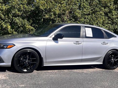 Used 2022 Honda Civic Sport image 3