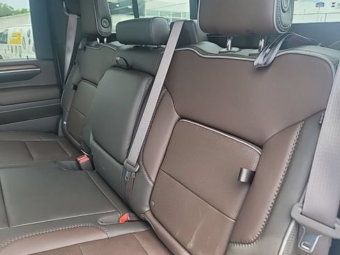 Used 2025 GMC Sierra 2500 Denali w/ Technology Package AWD/4WD image 17