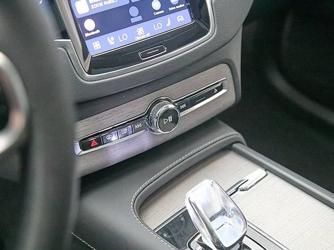 Certified 2024 Volvo XC90 T8 Ultimate w/ Protection Package Premier AWD/4WD image 17