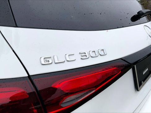 Used 2025 Mercedes-Benz GLC 300 4MATIC image 10