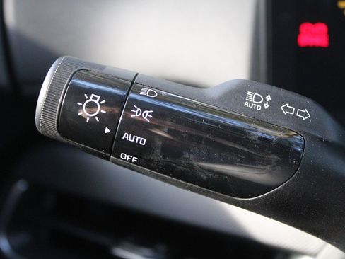 New 2025 Kia K4 LX image 24