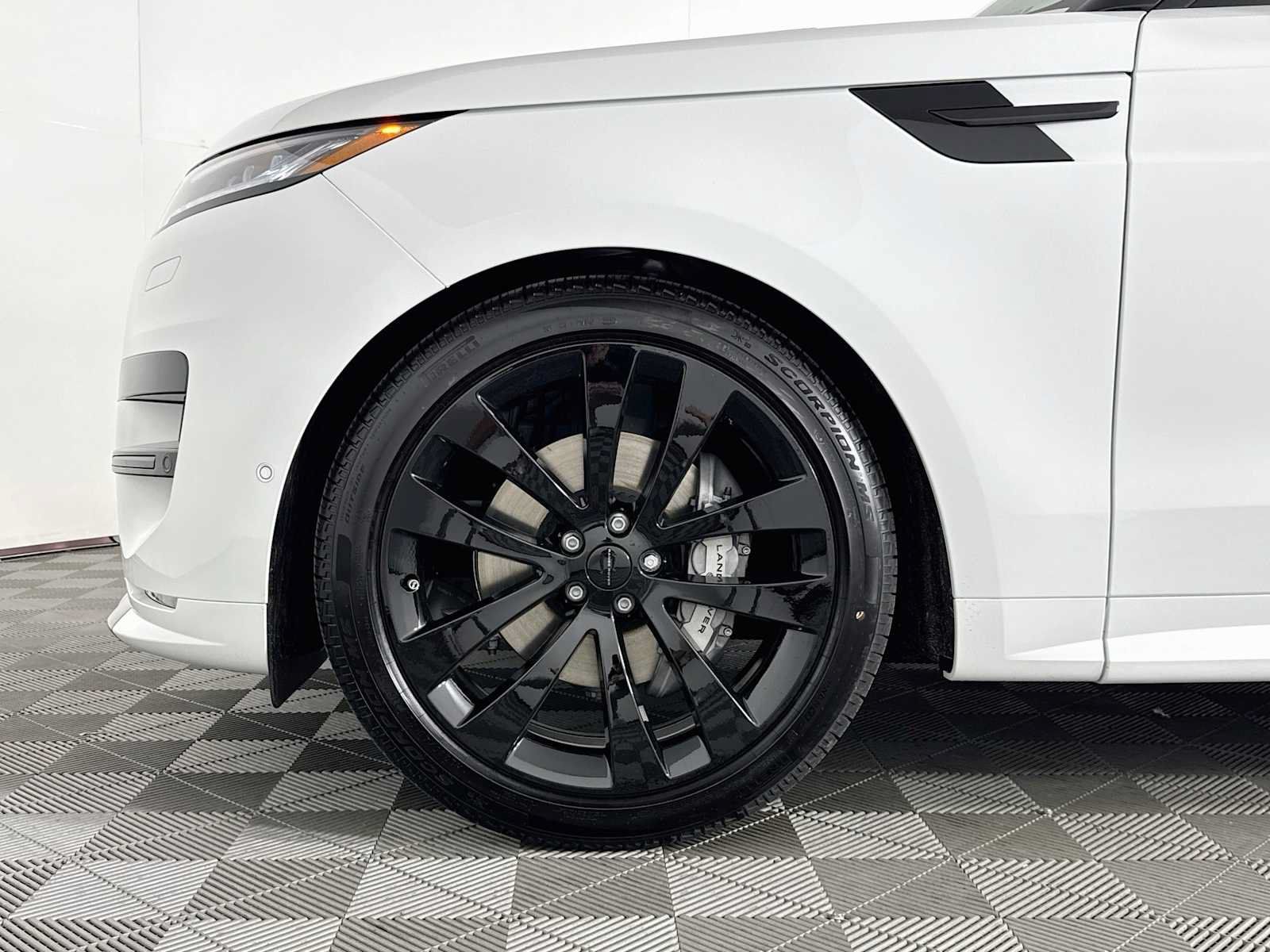 New 2026 Land Rover Range Rover Sport Dynamic SE AWD/4WD image 30