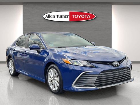 Used 2024 Toyota Camry LE image 1