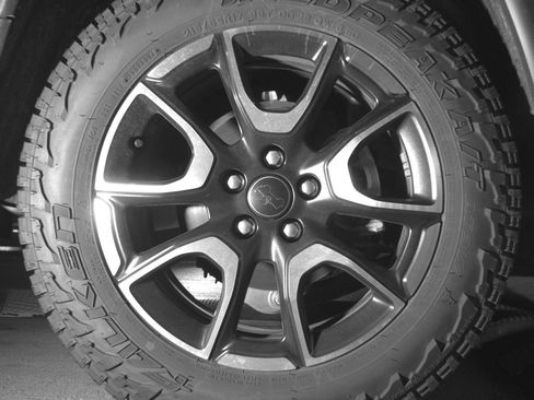 Used 2025 Jeep Compass Trailhawk AWD/4WD image 15